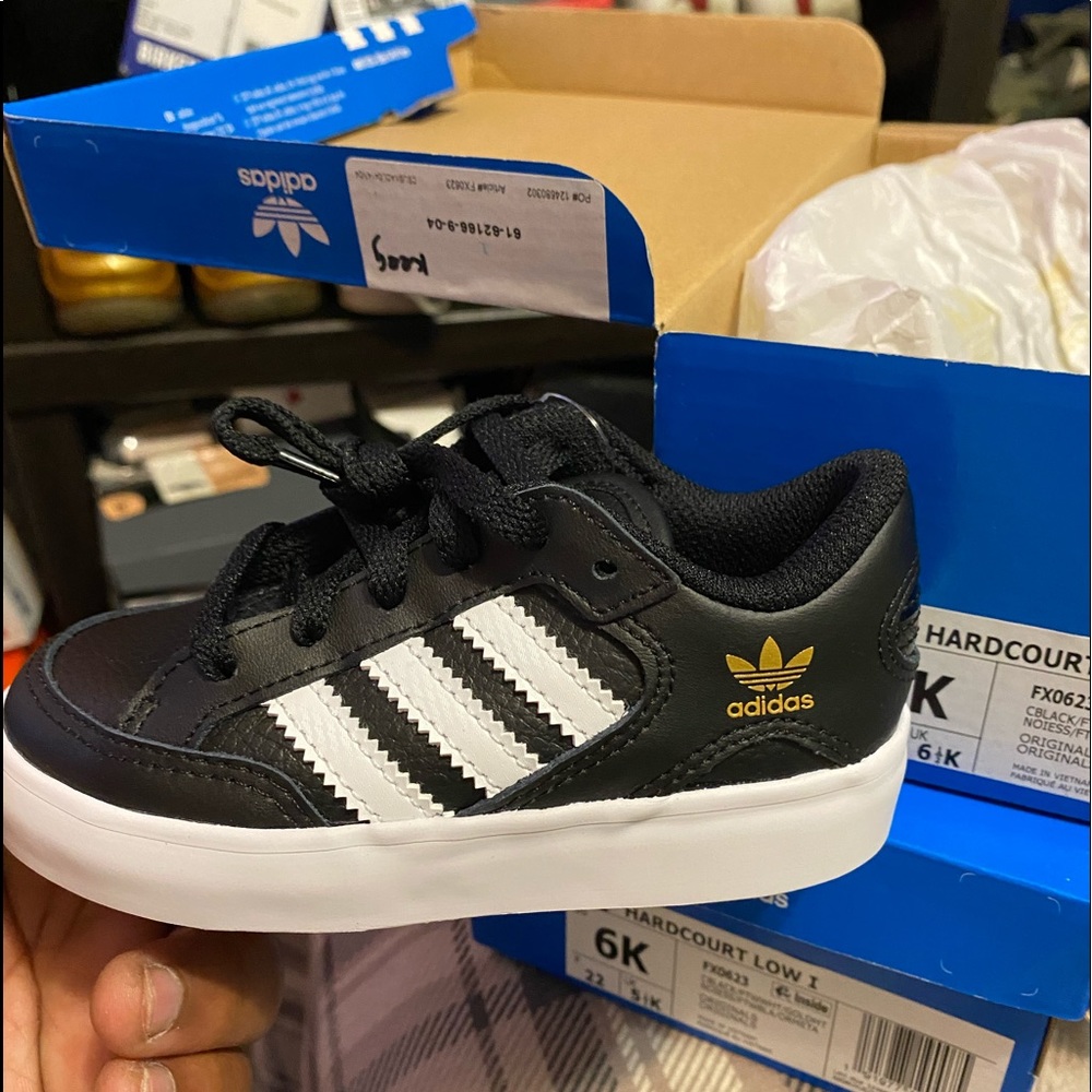 KIDS HARDCOURT LOW ADIDAS